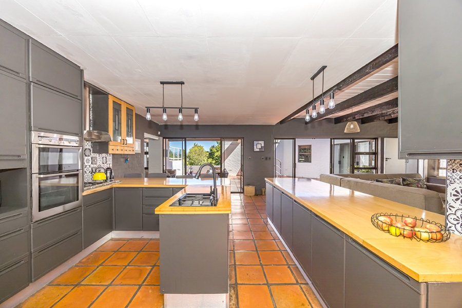 6 Bedroom Property for Sale in Brandwacht Western Cape